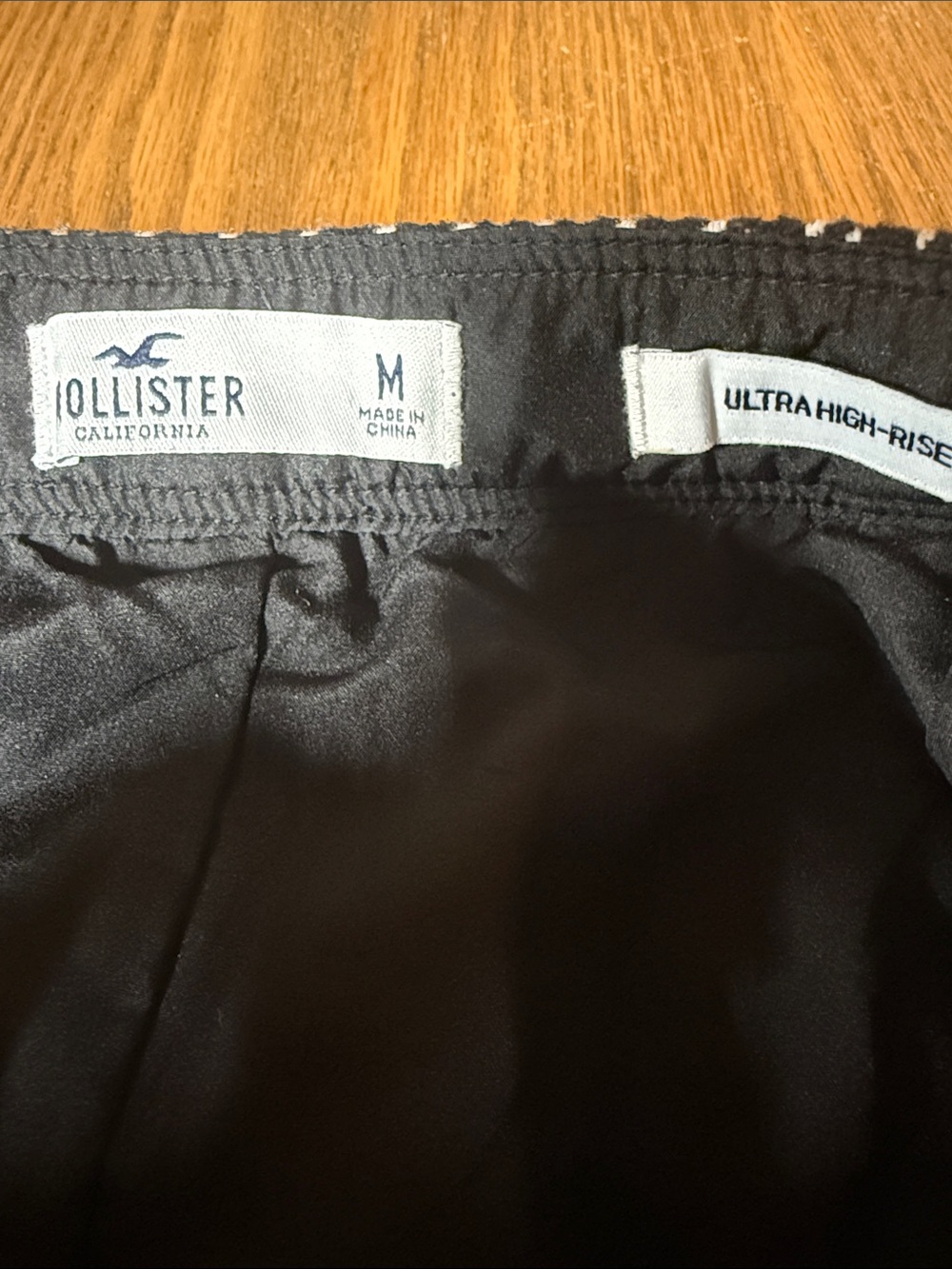 Hollister Black & White Houndstooth Zip Mini Skirt - Picture 2 of 5